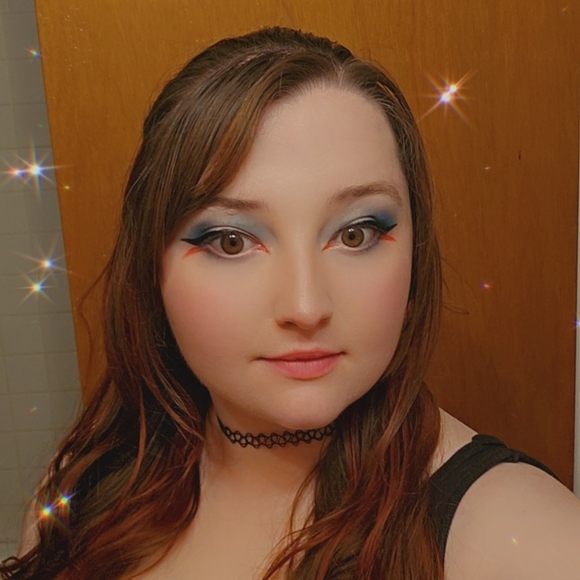 Meet your Posher, Corrie - Picture 1 of 1